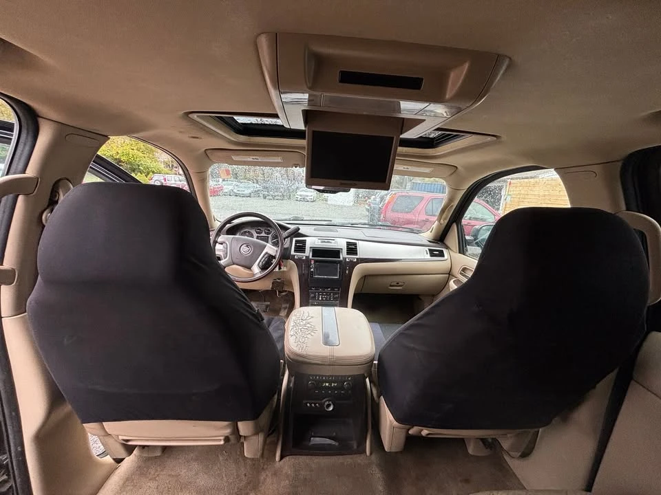 2009 Cadillac Escalade & EXT 3rd Gen - Image 10 of 13