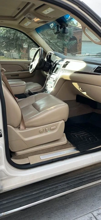 2009 Cadillac Escalade & EXT 3rd Gen - Image 6 of 11