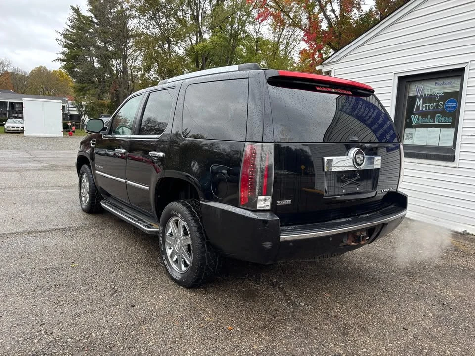 2009 Cadillac Escalade & EXT 3rd Gen - Image 3 of 13