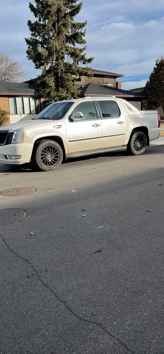 2009 Cadillac Escalade & EXT 3rd Gen - Image 2 of 11