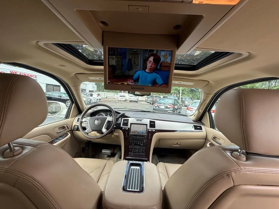 2009 Cadillac Escalade & EXT 3rd Gen - Image 15 of 20