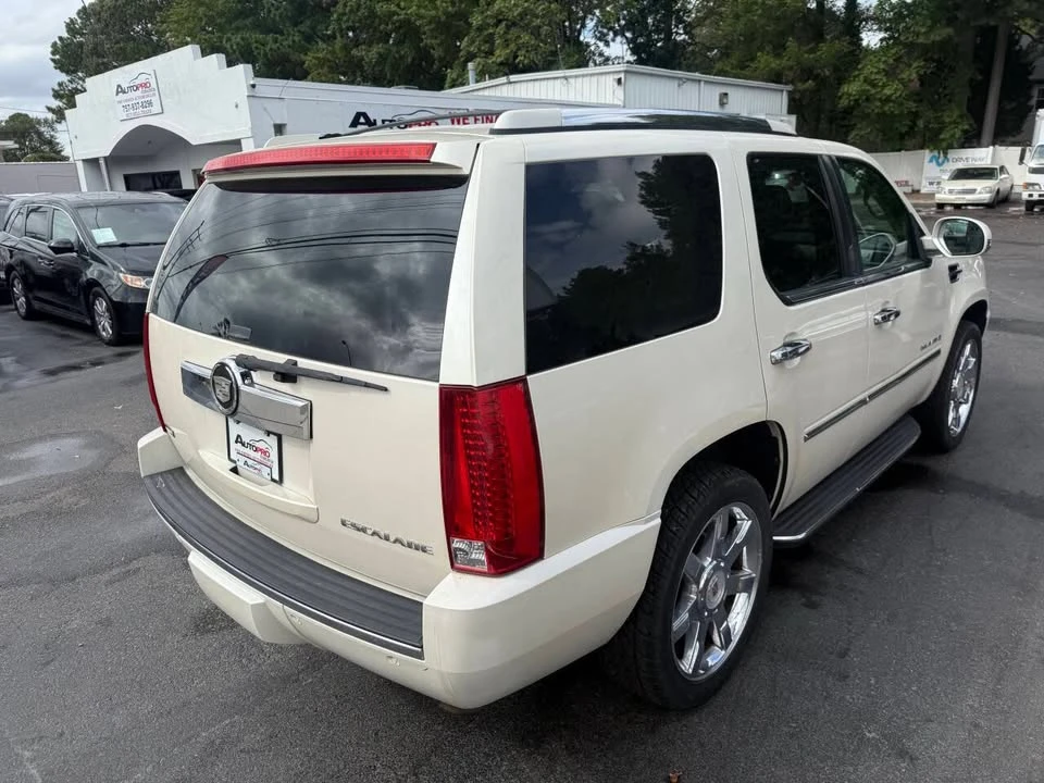 2009 Cadillac Escalade & EXT 3rd Gen - Image 6 of 20