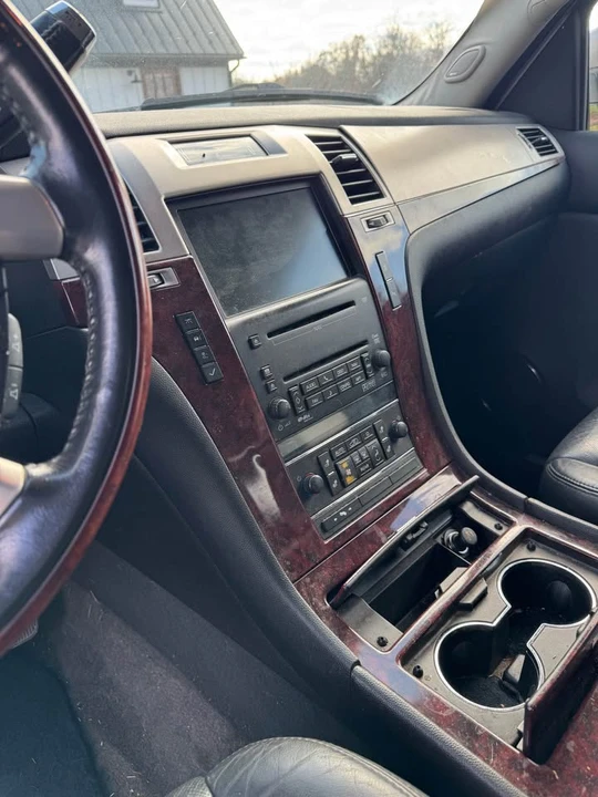2009 Cadillac Escalade & EXT 3rd Gen - Image 9 of 9