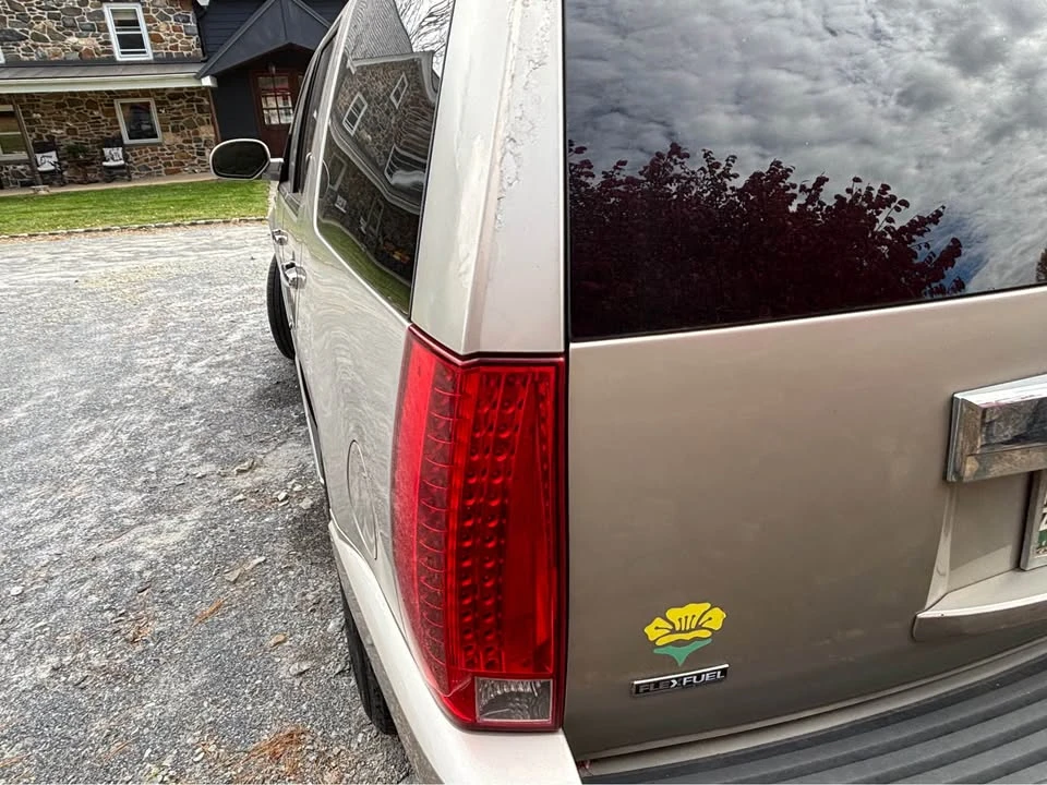 2009 Cadillac Escalade & EXT 3rd Gen - Image 5 of 9