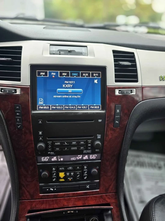 2009 Cadillac Escalade & EXT 3rd Gen - Image 11 of 20