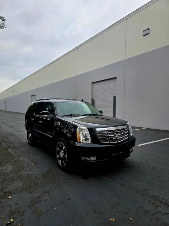 2009 Cadillac Escalade & EXT 3rd Gen - Image 3 of 20