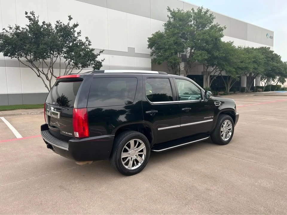 2009 Cadillac Escalade & EXT 3rd Gen - Image 3 of 14