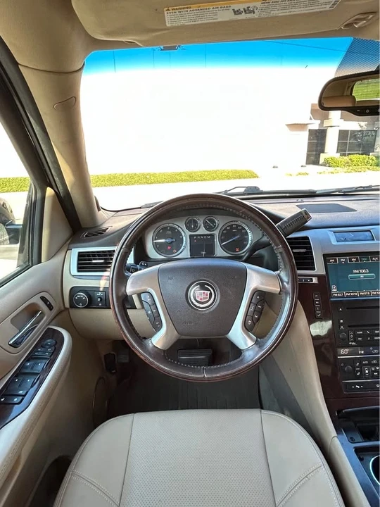 2009 Cadillac Escalade & EXT 3rd Gen - Image 7 of 14