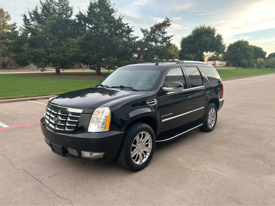 2009 Cadillac Escalade & EXT 2nd Gen - Image 2 of 13