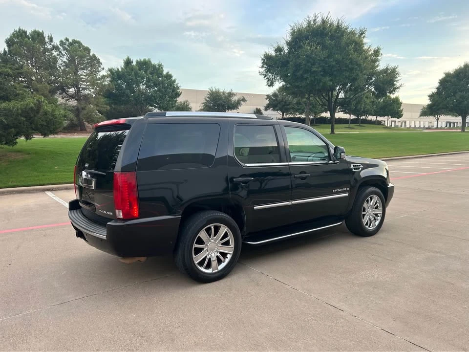 2009 Cadillac Escalade & EXT 2nd Gen - Image 4 of 13