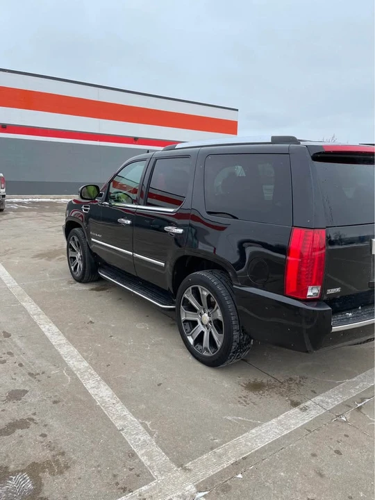 2009 Cadillac Escalade & EXT 3rd Gen - Image 5 of 9