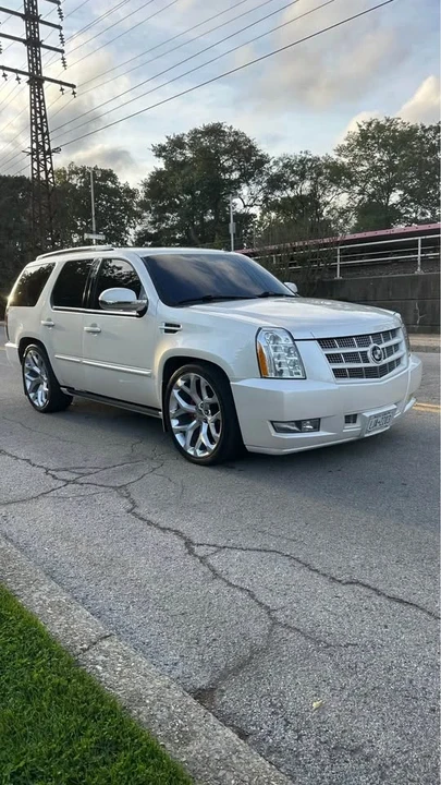 2009 Cadillac Escalade & EXT 3rd Gen - Image 7 of 19