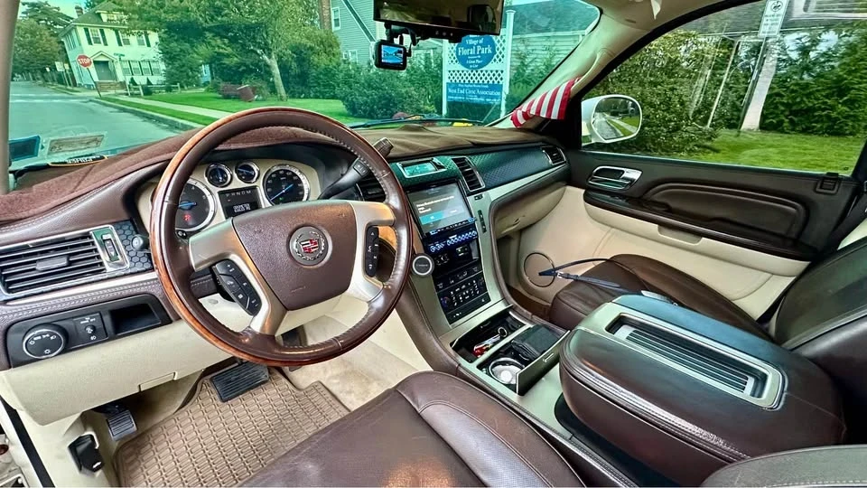 2009 Cadillac Escalade & EXT 3rd Gen - Image 13 of 19