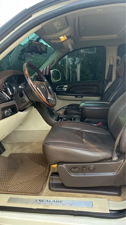 2009 Cadillac Escalade & EXT 3rd Gen - Image 12 of 19