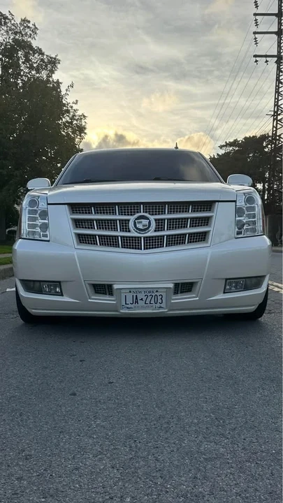 2009 Cadillac Escalade & EXT 3rd Gen - Image 8 of 19
