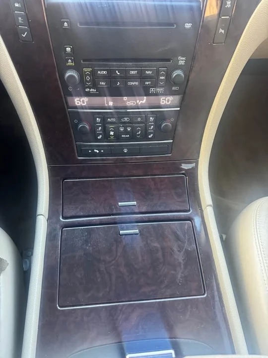 2009 Cadillac Escalade & EXT 3rd Gen - Image 6 of 10