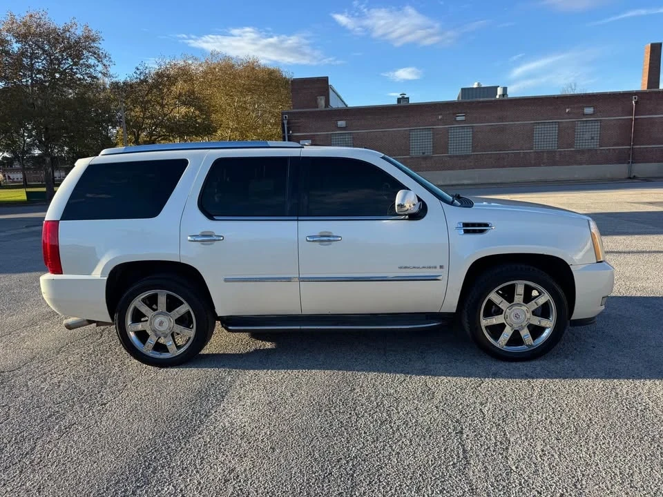 2009 Cadillac Escalade & EXT 3rd Gen - Image 2 of 10