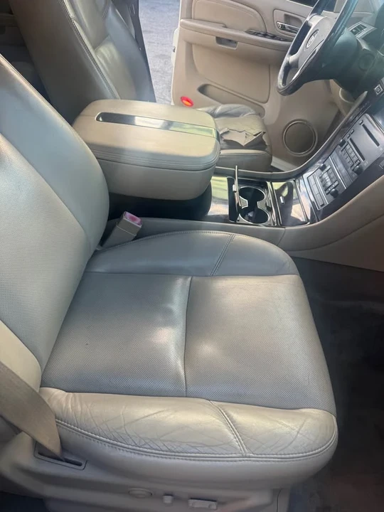 2009 Cadillac Escalade & EXT 3rd Gen - Image 7 of 10