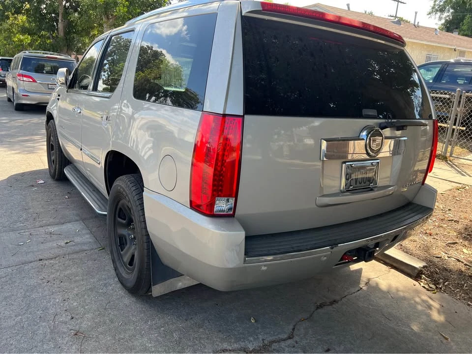 2009 Cadillac Escalade & EXT 3rd Gen - Image 8 of 8