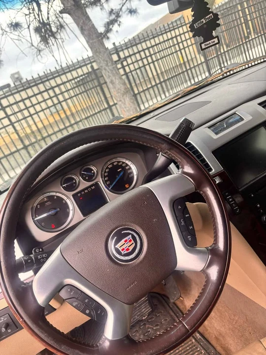 2009 Cadillac Escalade & EXT 3rd Gen - Image 7 of 10