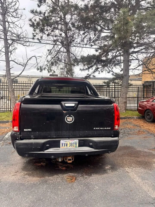 2009 Cadillac Escalade & EXT 3rd Gen - Image 2 of 10