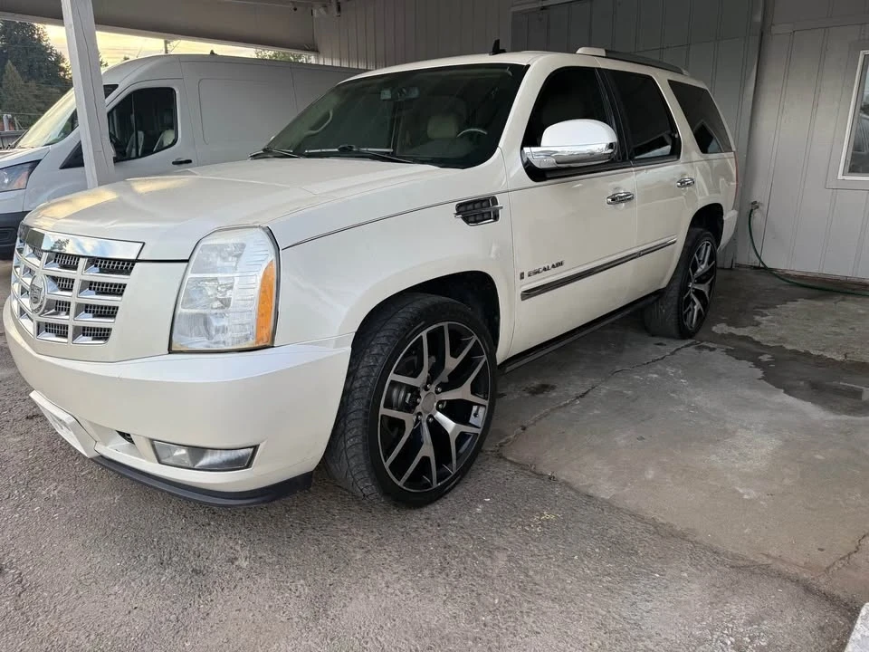 2009 Cadillac Escalade & EXT 3rd Gen - Image 2 of 11