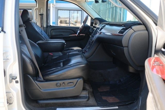 2009 Cadillac Escalade & EXT 3rd Gen - Image 9 of 16