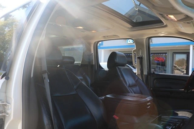 2009 Cadillac Escalade & EXT 3rd Gen - Image 10 of 16