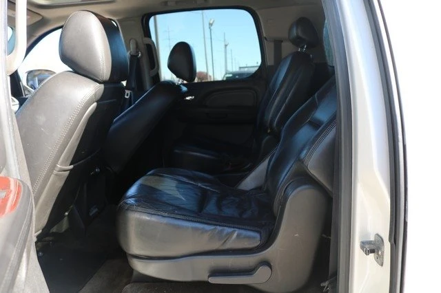 2009 Cadillac Escalade & EXT 3rd Gen - Image 8 of 16