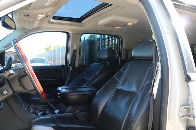 2009 Cadillac Escalade & EXT 3rd Gen - Image 7 of 16