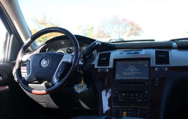 2009 Cadillac Escalade & EXT 3rd Gen - Image 12 of 16