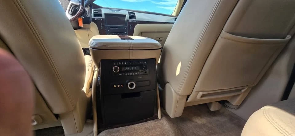 2009 Cadillac Escalade & EXT 3rd Gen - Image 15 of 20