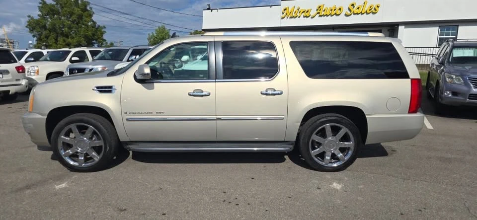 2009 Cadillac Escalade & EXT 3rd Gen - Image 2 of 20