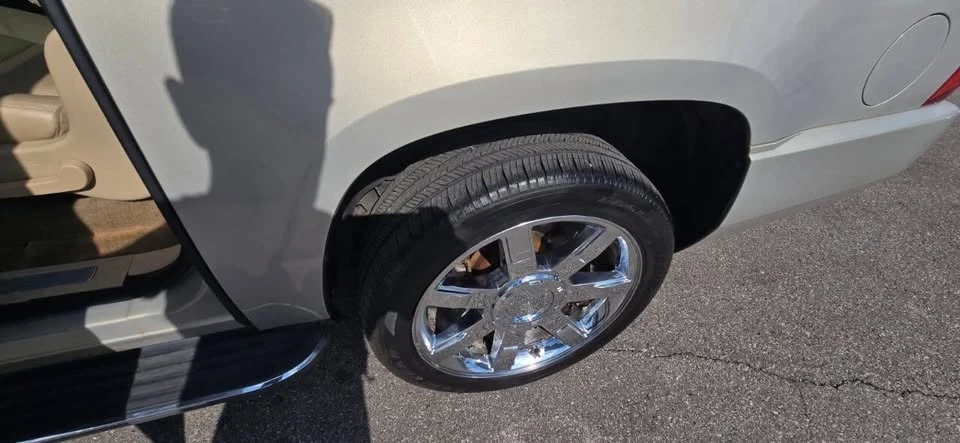 2009 Cadillac Escalade & EXT 3rd Gen - Image 12 of 20