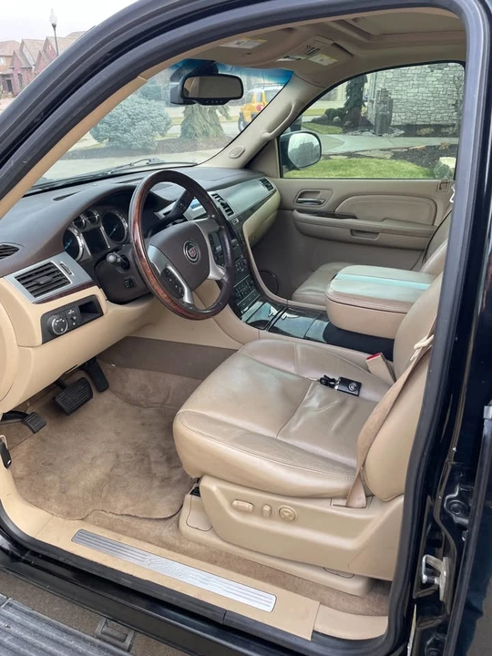 2009 Cadillac Escalade & EXT 3rd Gen - Image 6 of 11