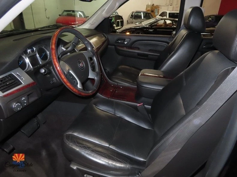 2009 Cadillac Escalade & EXT 3rd Gen - Image 3 of 10