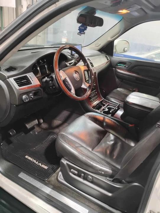 2009 Cadillac Escalade & EXT 2nd Gen - Image 10 of 12