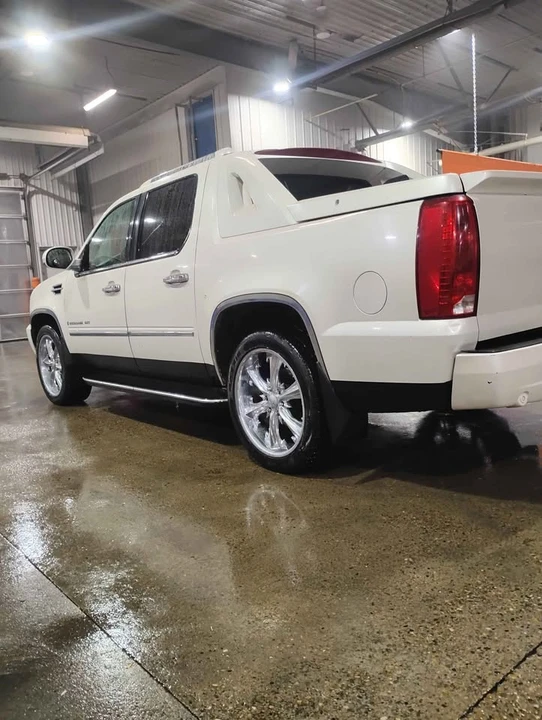 2009 Cadillac Escalade & EXT 2nd Gen - Image 6 of 12
