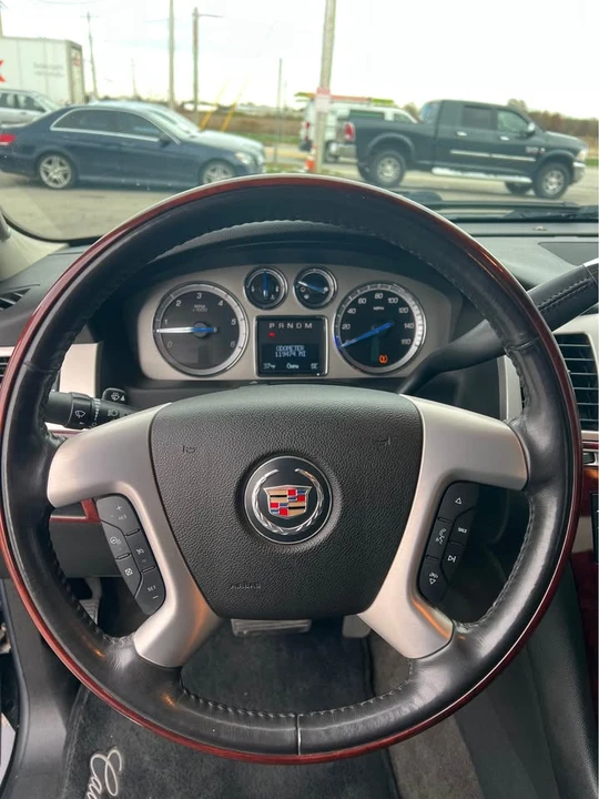 2009 Cadillac Escalade & EXT 3rd Gen - Image 15 of 18