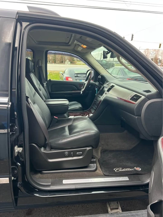 2009 Cadillac Escalade & EXT 3rd Gen - Image 18 of 18