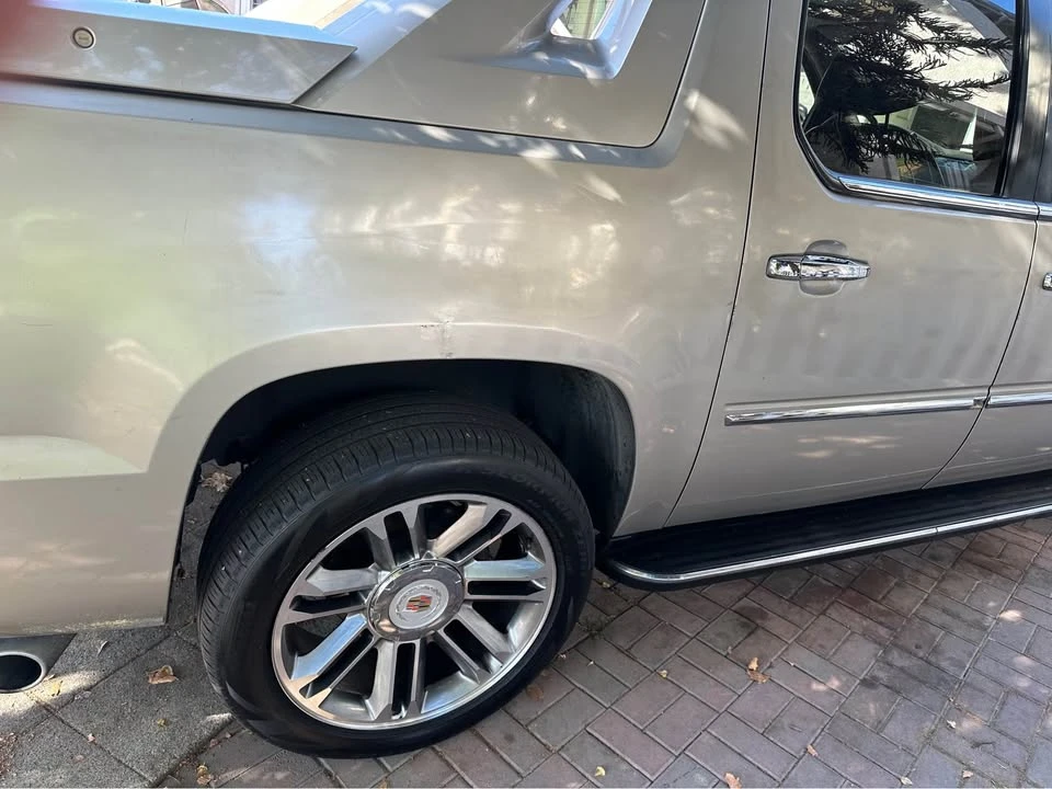 2009 Cadillac Escalade & EXT 3rd Gen - Image 3 of 12