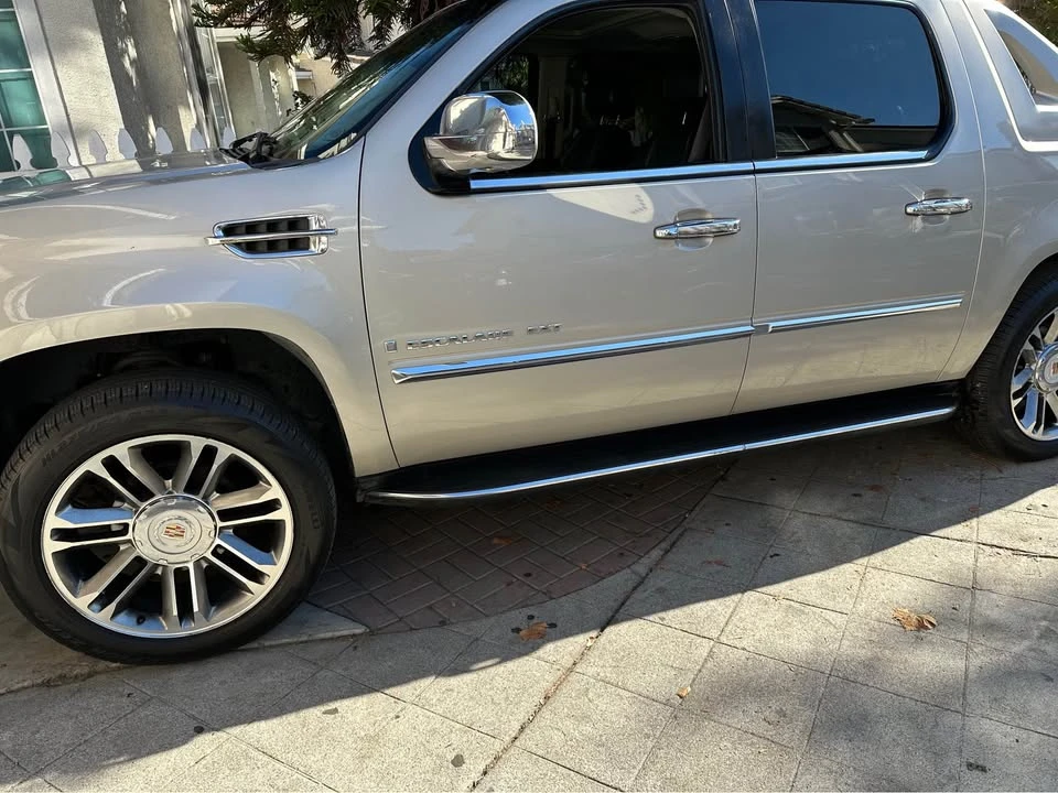 2009 Cadillac Escalade & EXT 3rd Gen - Image 8 of 12