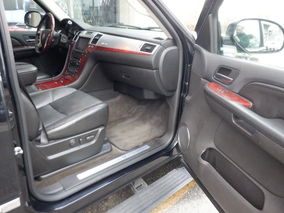 2009 Cadillac Escalade & EXT 3rd Gen - Image 13 of 20