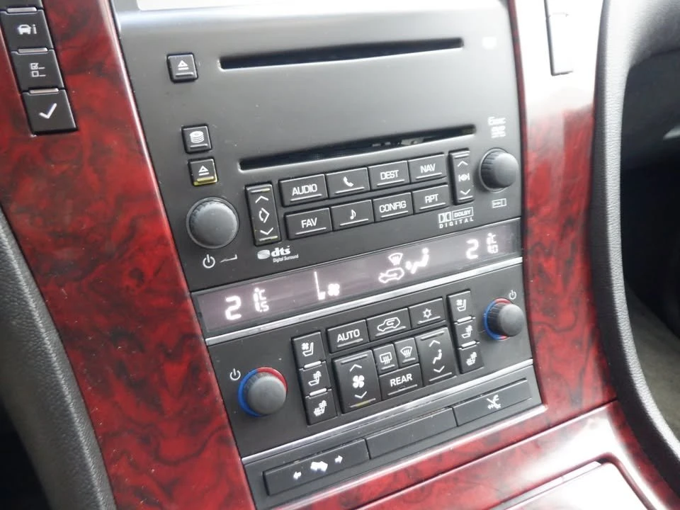2009 Cadillac Escalade & EXT 3rd Gen - Image 8 of 20