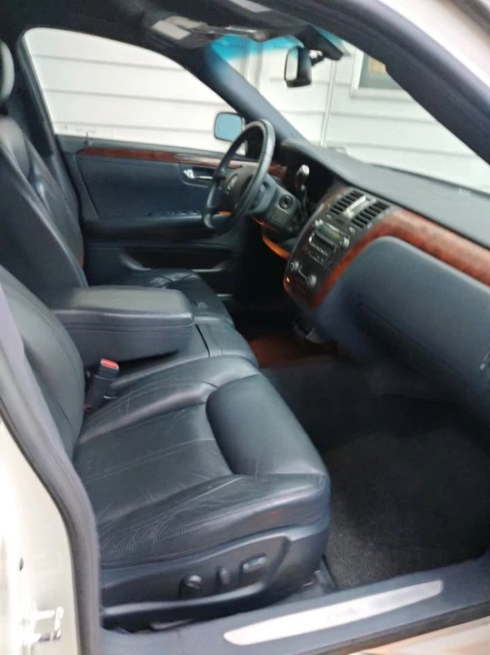 2009 Cadillac DTS - Image 4 of 5