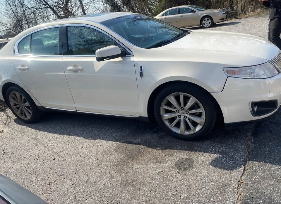 2009 Cadillac STS - Image 2 of 6