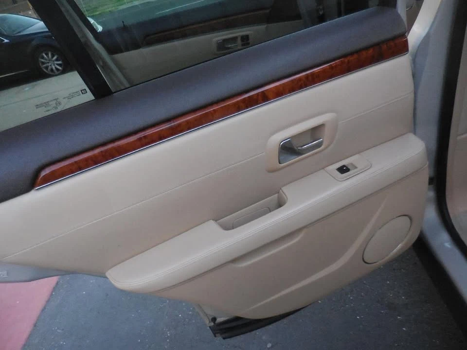 2009 Cadillac SRX - Image 17 of 20
