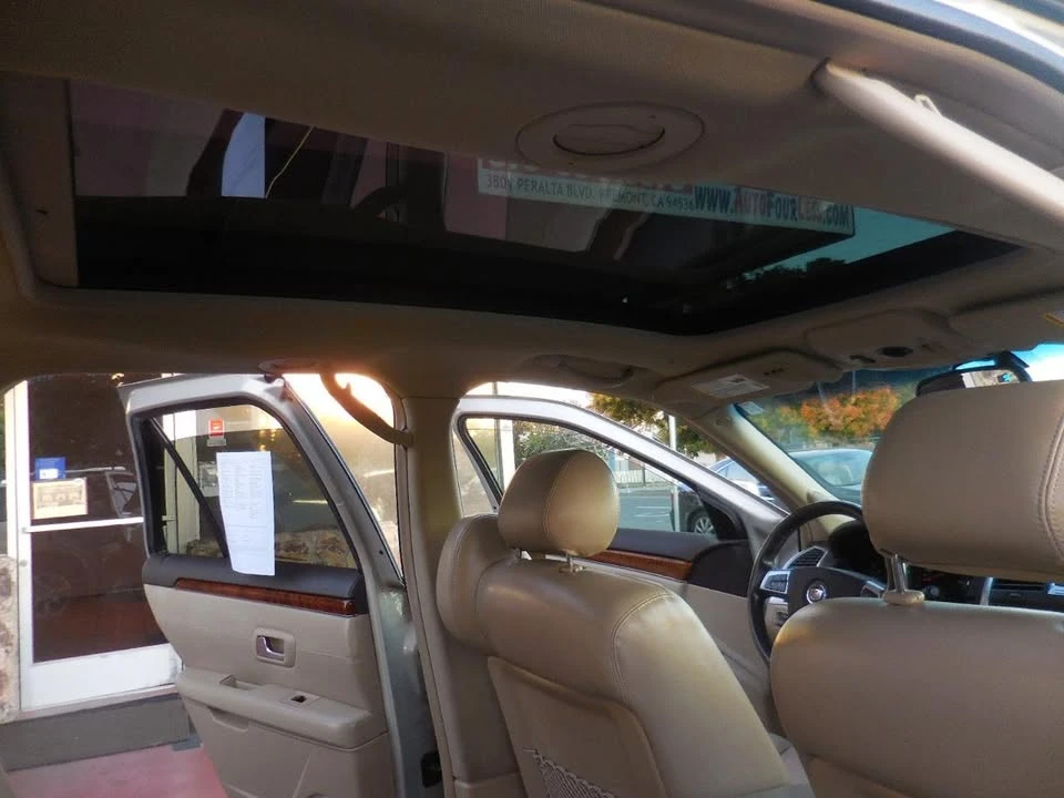 2009 Cadillac SRX - Image 14 of 20