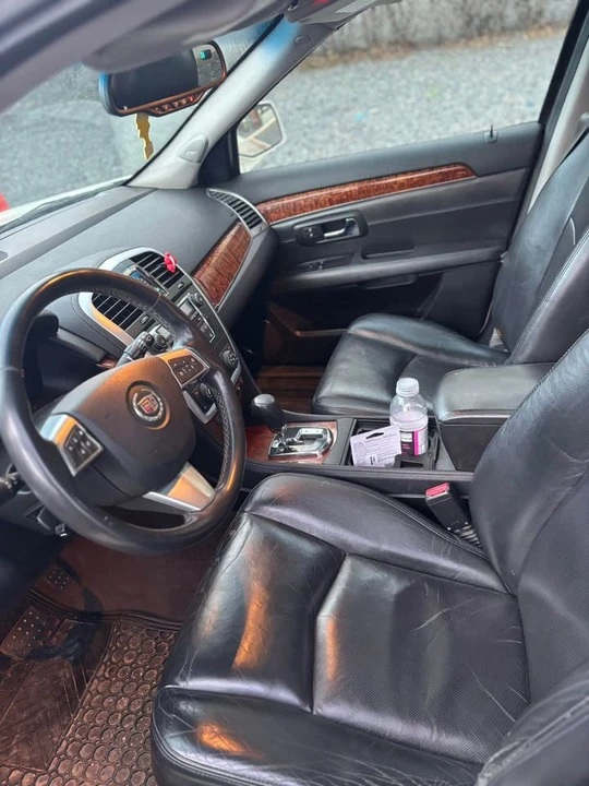 2009 Cadillac SRX - Image 11 of 13