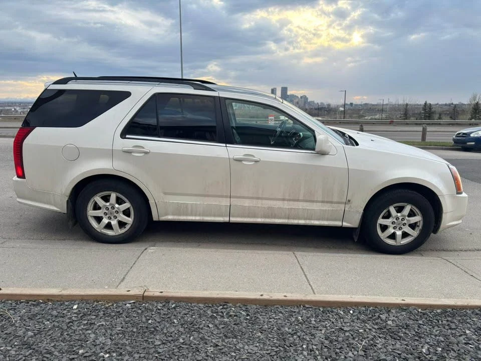 2009 Cadillac SRX - Image 8 of 13